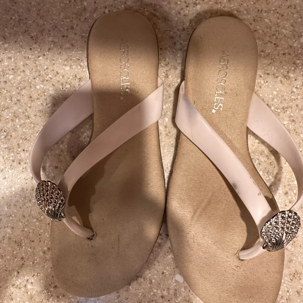 Women’s Aerosole Sandals Size 5.5 - Picture 3 of 4
